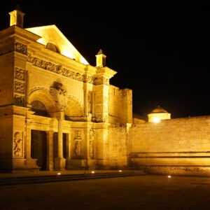 Catedral Primada de America at night